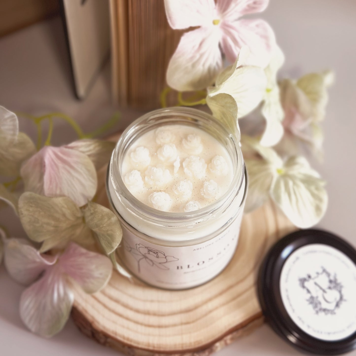 Blossom - Abelone Candle