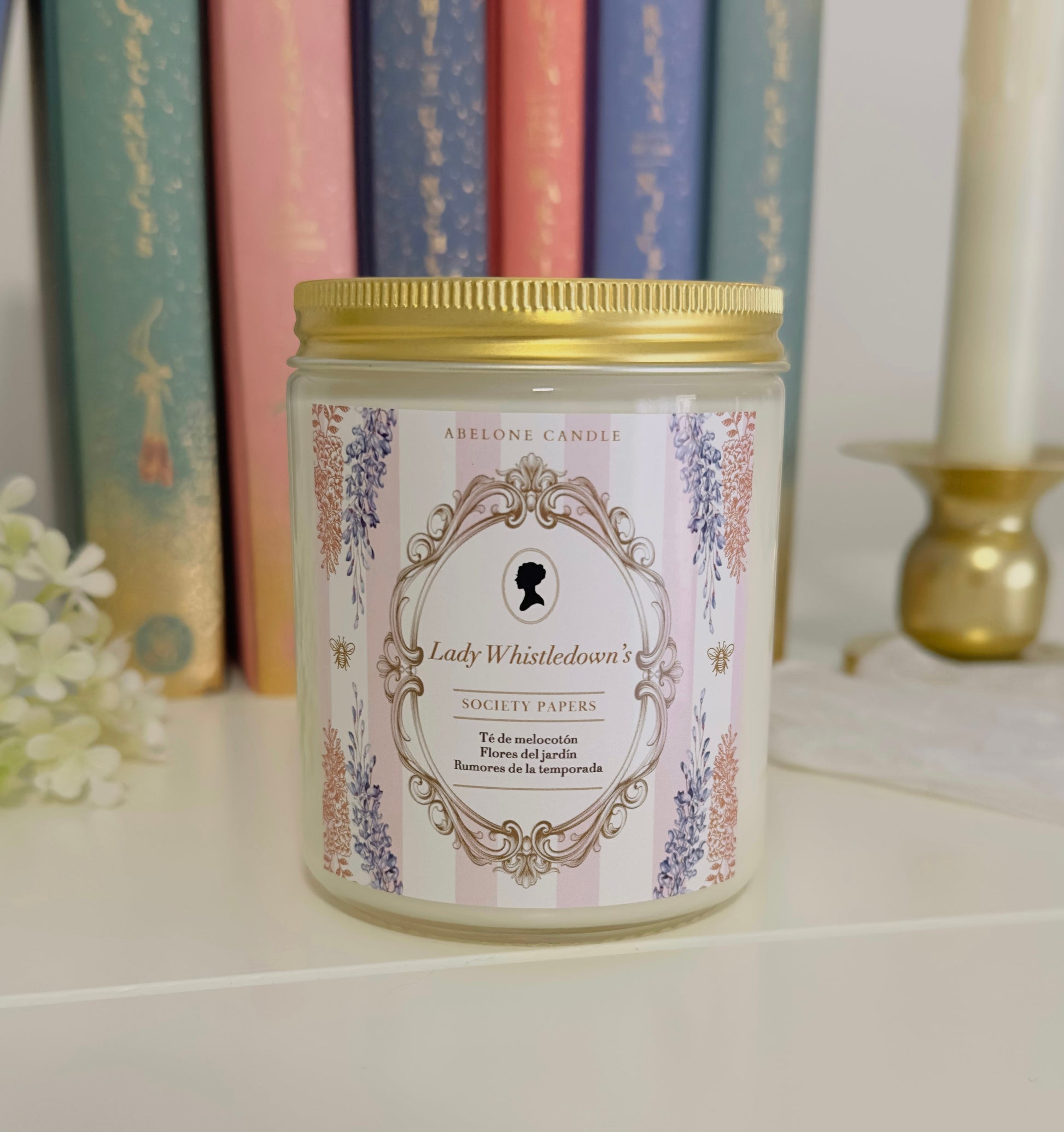Lady Whistledown’s Society Papers - Abelone Candle