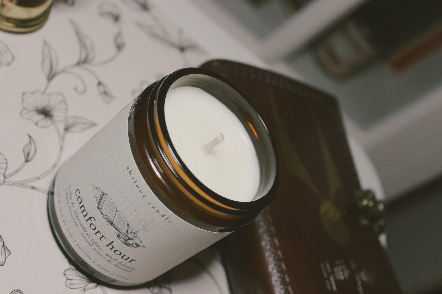 Comfort Hour  ❈  Aura Moments - Abelone Candle