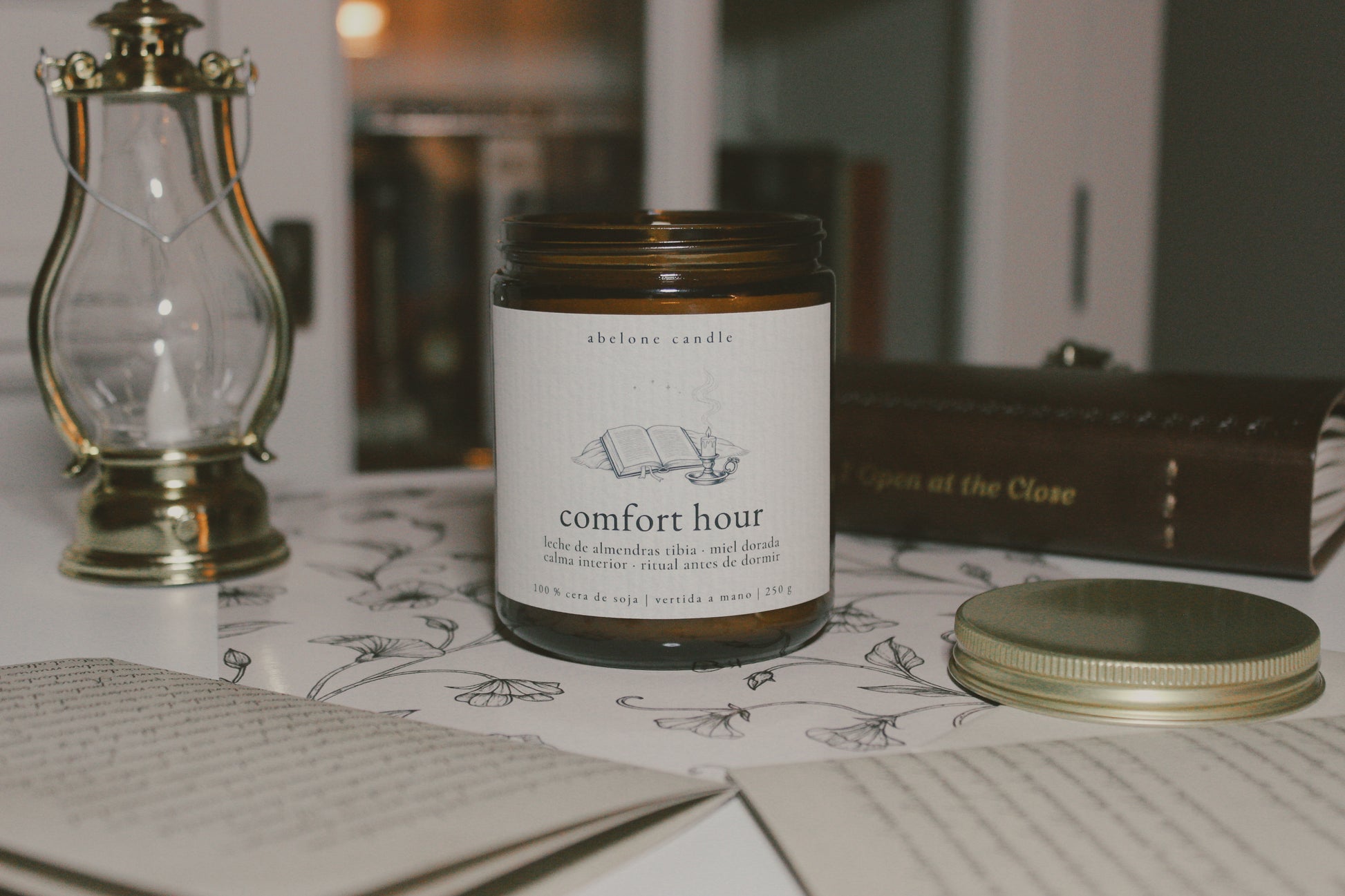 Comfort Hour  ❈  Aura Moments - Abelone Candle